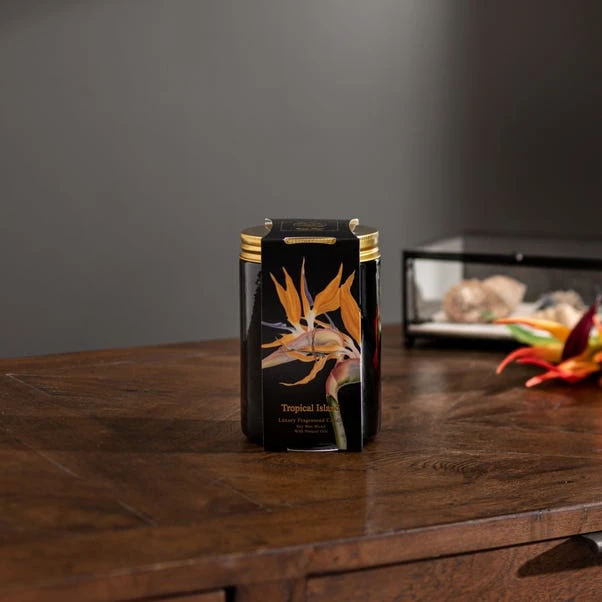 Natural History Museum Tropical Paradise Candle 410g 3 Natural History Museum Tropical Paradise Candle 410g