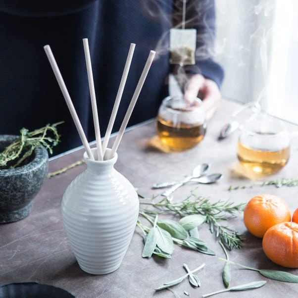 Wax Lyrical Wisdom 200ml Reed Diffuser 4 Wax Lyrical Wisdom 200ml Reed Diffuser - Image 2